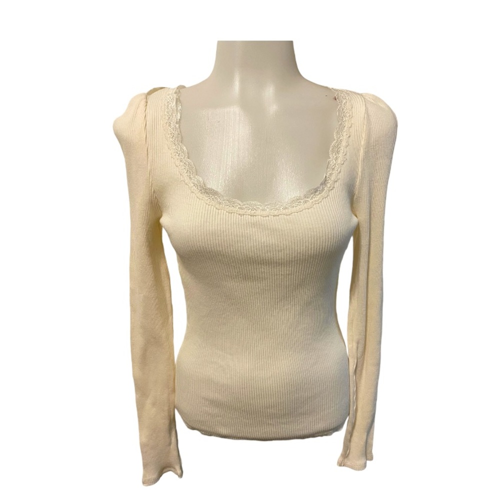 Woman’s size 10 Topshop long sleeve top!